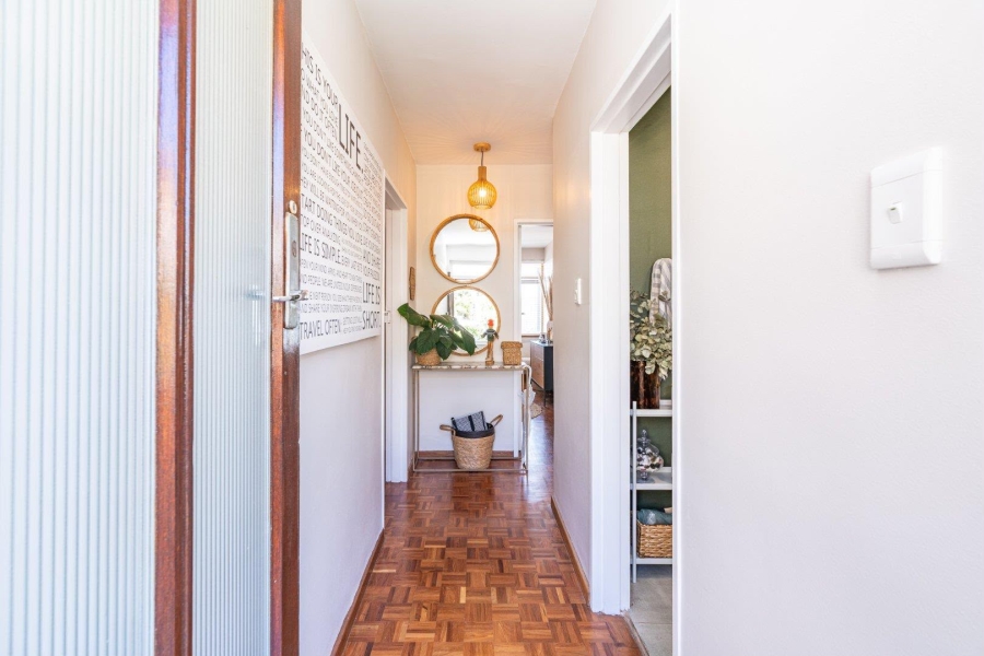 To Let 2 Bedroom Property for Rent in Green Point Western Cape
